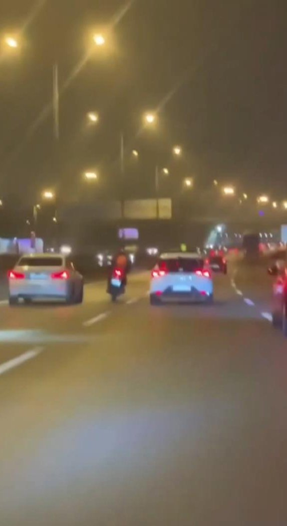 D-100 Karayolu'nda motosikletlinin tehlikeli yolculuğu