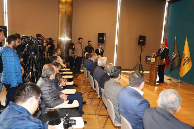 "Gazetecilerimiz, çok sesli, şeffaf ve demokratik toplum anlayışımızın önemli unsurlarındandır"