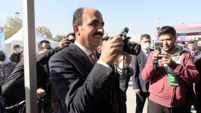 "Gazetecilerimiz, çok sesli, şeffaf ve demokratik toplum anlayışımızın önemli unsurlarındandır"