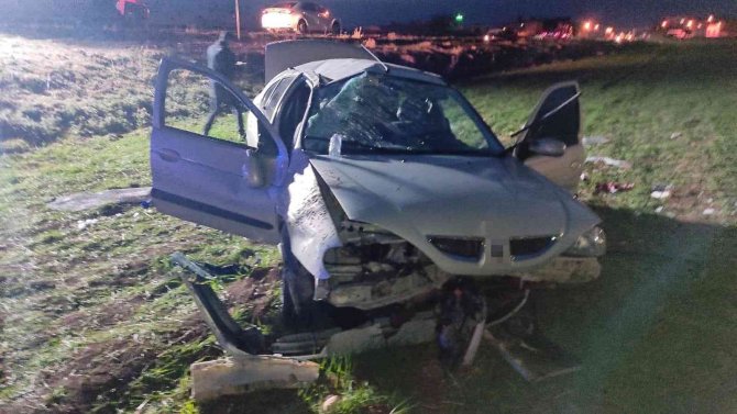 Otomobil şarampole devrildi: 1 ölü, 4 yaralı