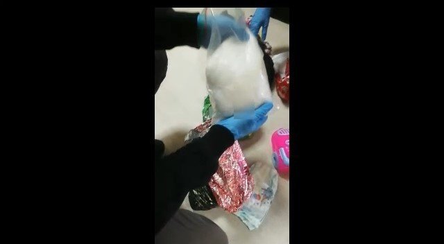 Bebek bezinden uyuşturucu çıktı
