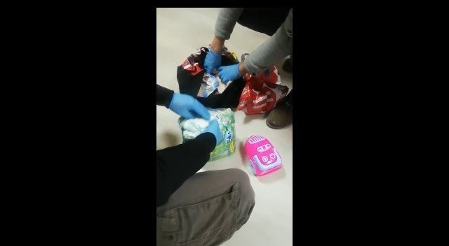 Bebek bezinden uyuşturucu çıktı