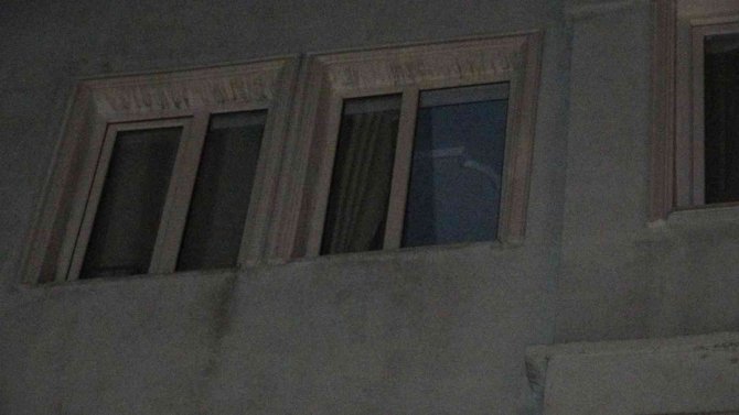 Ekipleri alarma geçiren genç, evinde uyurken bulundu