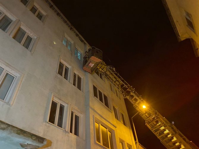 Ekipleri alarma geçiren genç, evinde uyurken bulundu