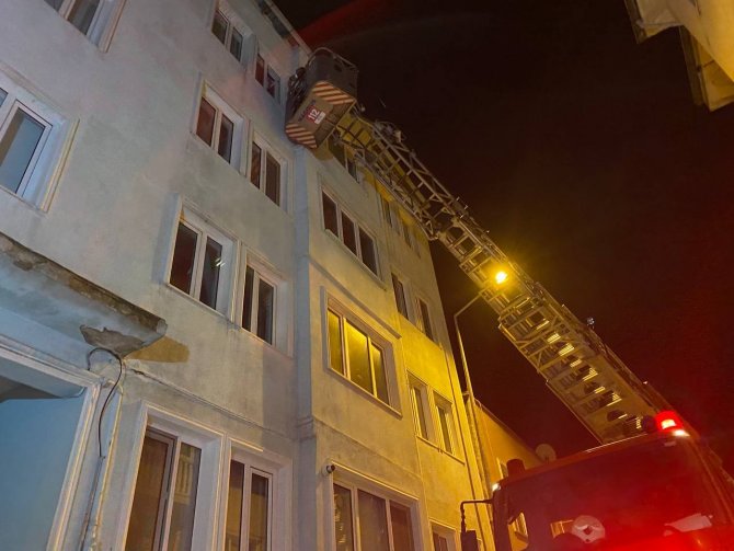 Ekipleri alarma geçiren genç, evinde uyurken bulundu