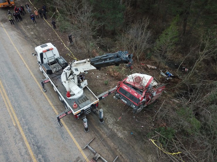 Göreve giden itfaiye aracı devrildi: 4 personel hayatını kaybetti