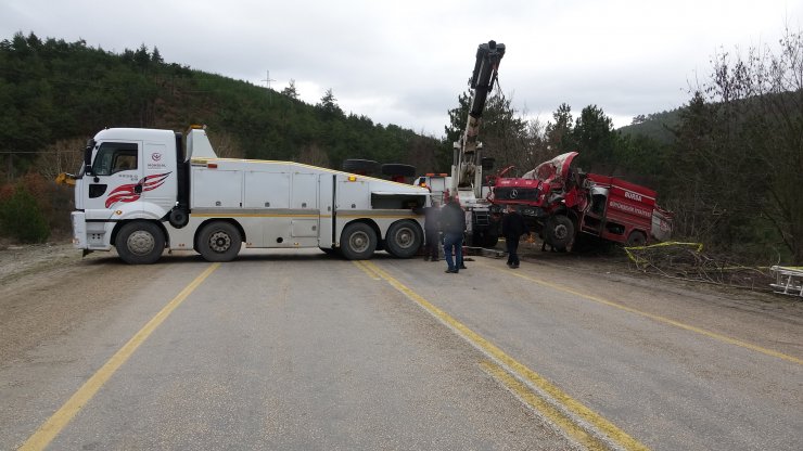 Göreve giden itfaiye aracı devrildi: 4 personel hayatını kaybetti