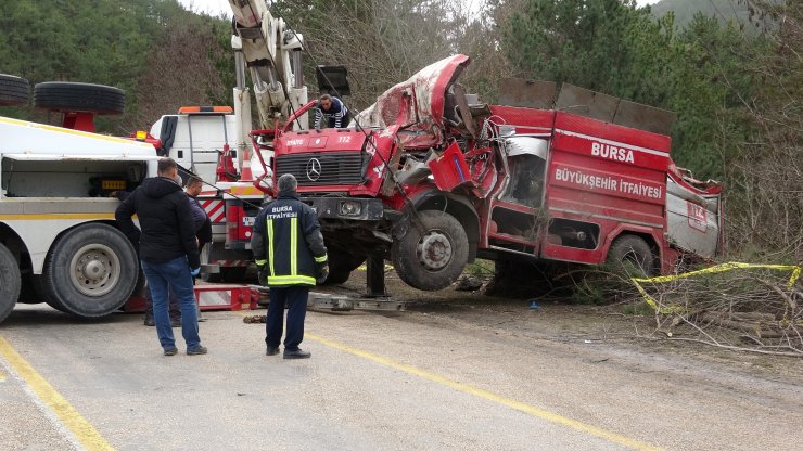 Göreve giden itfaiye aracı devrildi: 4 personel hayatını kaybetti
