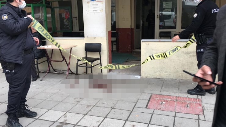 Husumetlisini bacaklarından bıçakladı