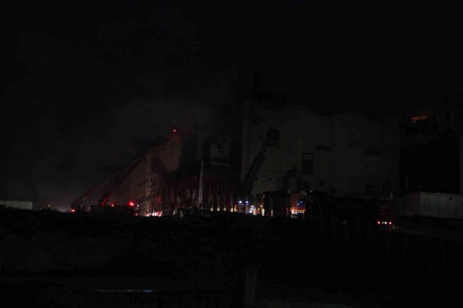 Karaman’da bisküvi fabrikasındaki yangın söndürüldü