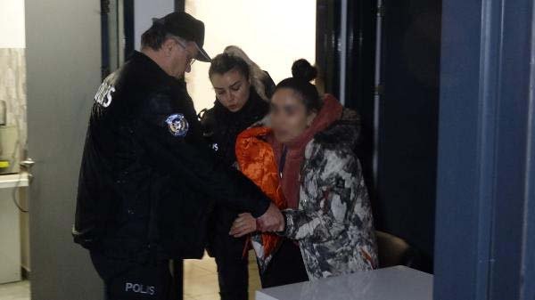 Otomobilde intihara kalkıştı