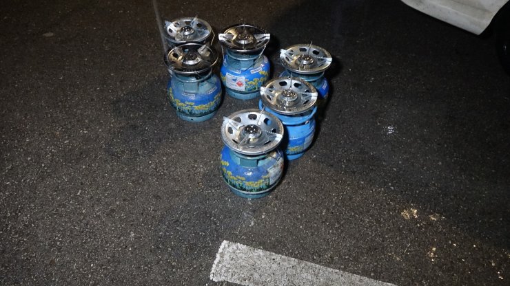 Otomobilde intihara kalkıştı