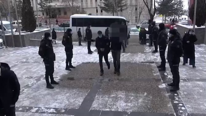 8 ilde FETÖ operasyonu: 3 tutuklama