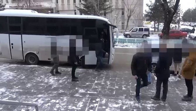 8 ilde FETÖ operasyonu: 3 tutuklama