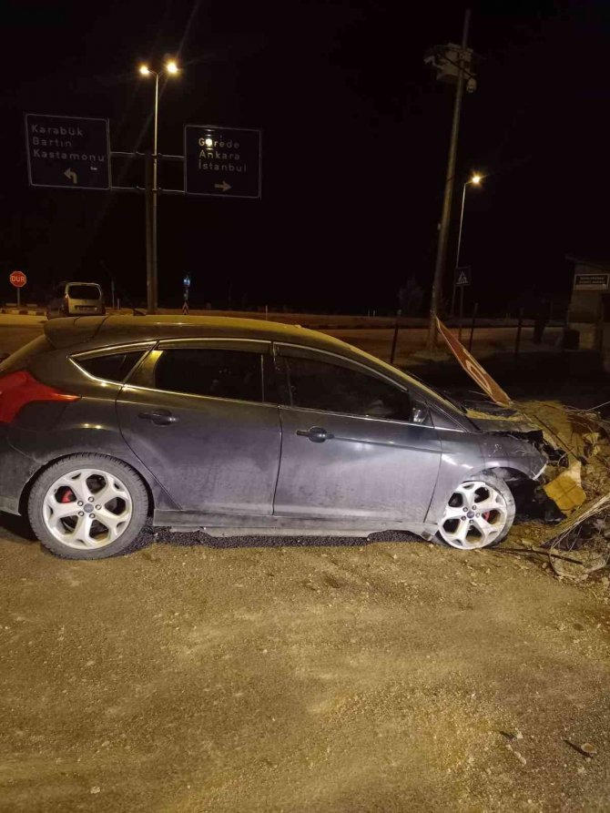 Alkollü sürücü kaza yaptı