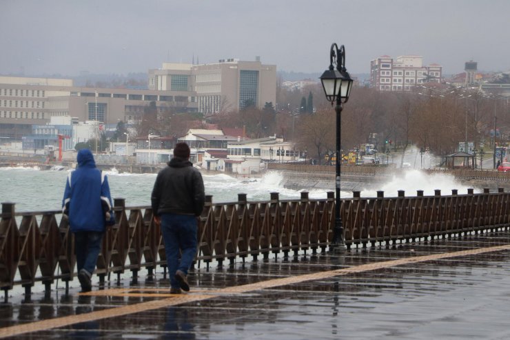 Deniz ulaşımına 'poyraz' engeli