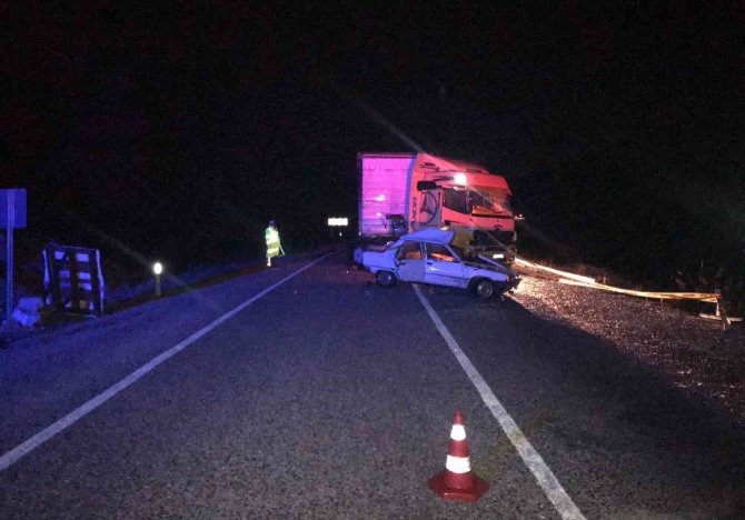 Muğla’da tır ile otomobil çarpıştı: 2 ölü, 1 yaralı