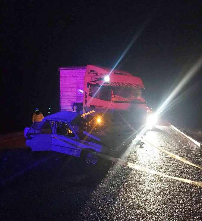 Muğla’da tır ile otomobil çarpıştı: 2 ölü, 1 yaralı