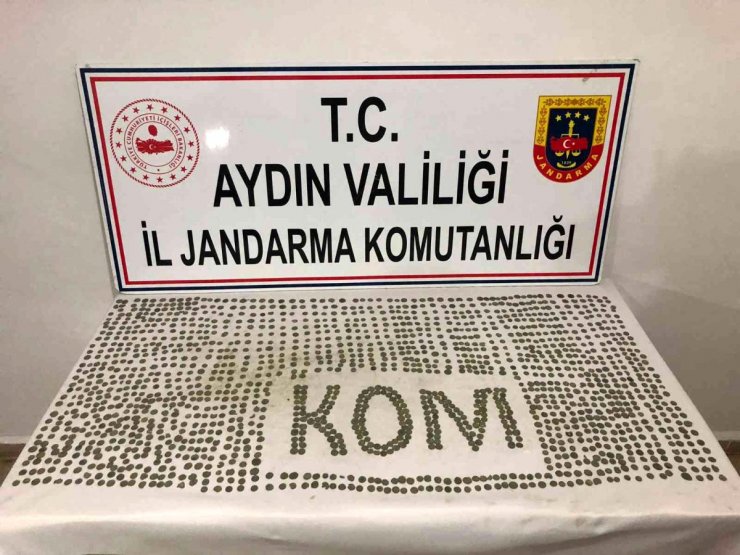 Tarihi eserleri jandarmaya satmaya çalışan 3 şüpheli suçüstü yakalandı