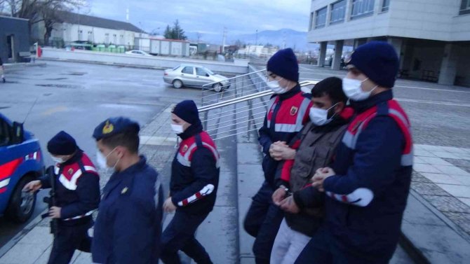 Tartıştığı iş arkadaşını defalarca bıçaklayarak öldürdü