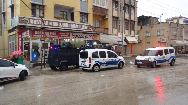 Fırıncı iş yerinde başından vuruldu