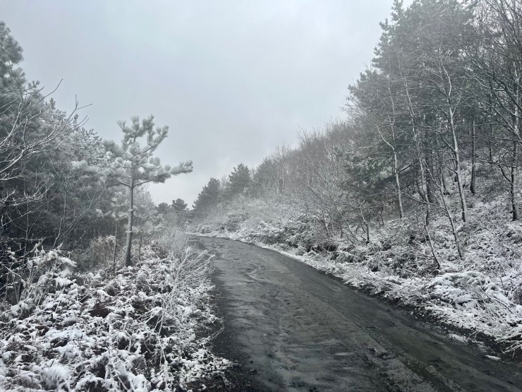 İstanbul'un yüksek kesimlerinde kartpostallık görüntüler oluştu