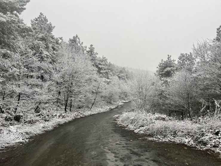 İstanbul'un yüksek kesimlerinde kartpostallık görüntüler oluştu