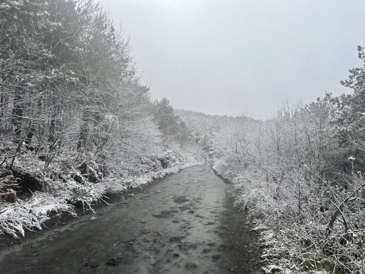 İstanbul'un yüksek kesimlerinde kartpostallık görüntüler oluştu