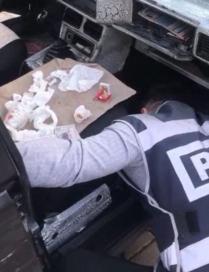 Sahte altınları bozdurmak isterken suçüstü yakalandı