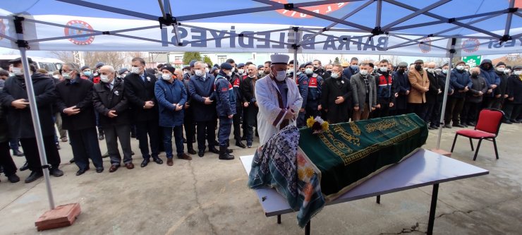 Annesi avukat Dilara'yı 'Katiline mi aşık oldun yavrum' diyerek uğurladı