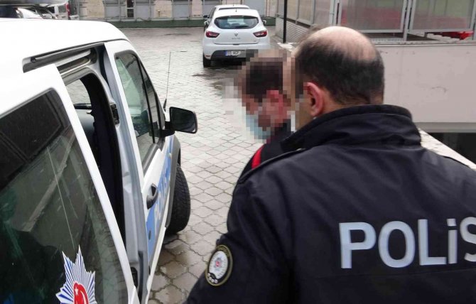 Aracıyla kırmızı ışıkta geçerek ölüme sebep olan doktora hapis cezası