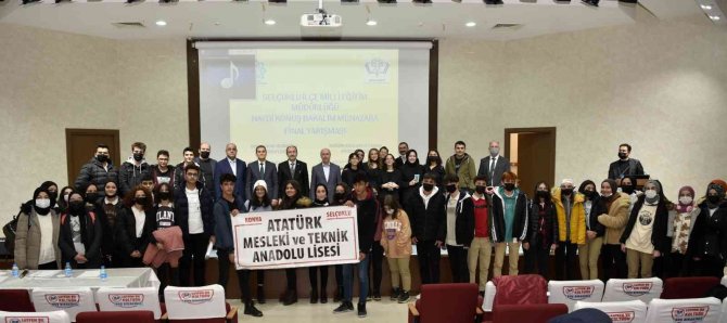 Başkan Pekyatırmacı münazara yarışmasını izledi