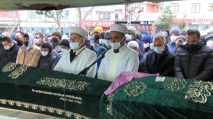 Bolu'daki trafik kazasında ölen aile üyeleri İstanbul'da toprağa verildi  