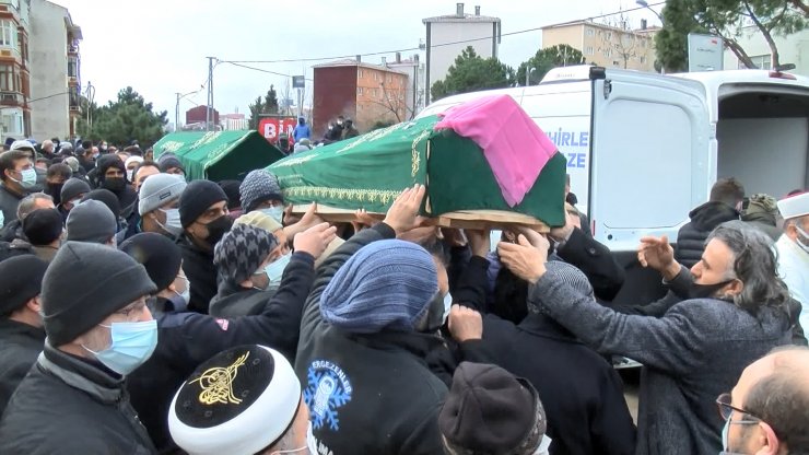 Bolu'daki trafik kazasında ölen aile üyeleri İstanbul'da toprağa verildi  