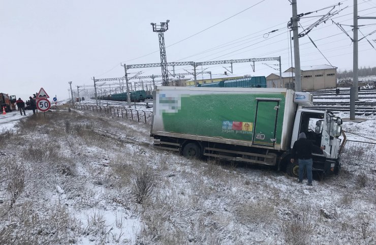 'Buzlanma' kazası: 4 yaralı