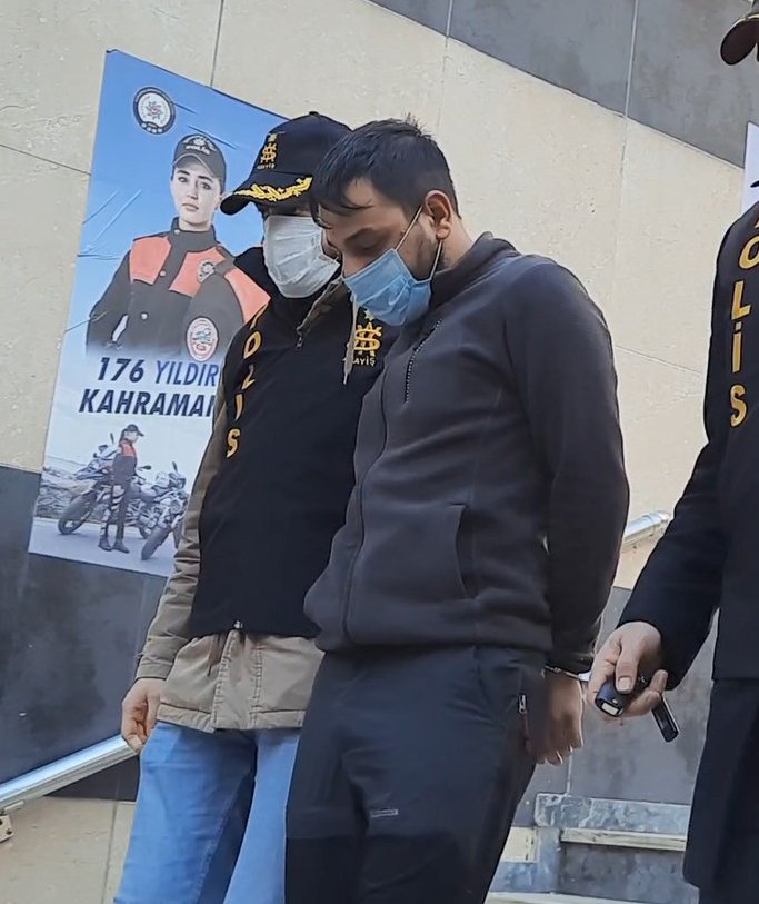 Hırsızları durduramayan güvenlik görevlisi o anları kaydetti