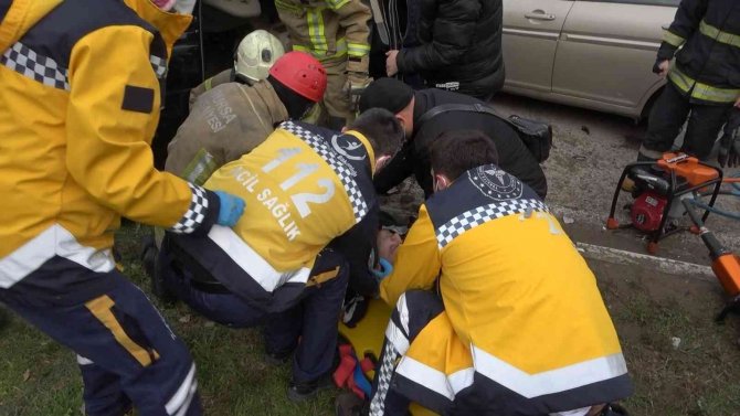 Kontrolden çıkıp karşı şeride böyle geçti...Can pazarı yaşandı