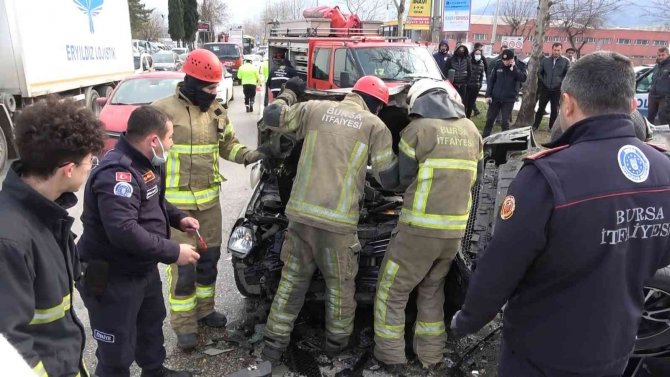 Kontrolden çıkıp karşı şeride böyle geçti...Can pazarı yaşandı