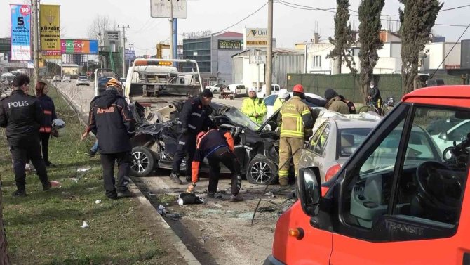 Kontrolden çıkıp karşı şeride böyle geçti...Can pazarı yaşandı