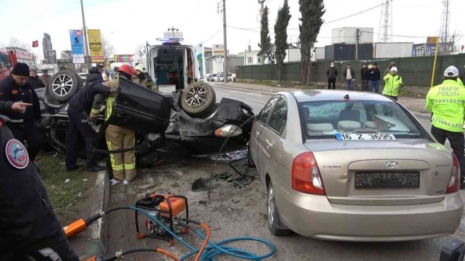 Kontrolden çıkıp karşı şeride böyle geçti...Can pazarı yaşandı