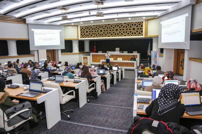 Meram’da eğitimcilere proje yazma eğitimi verildi