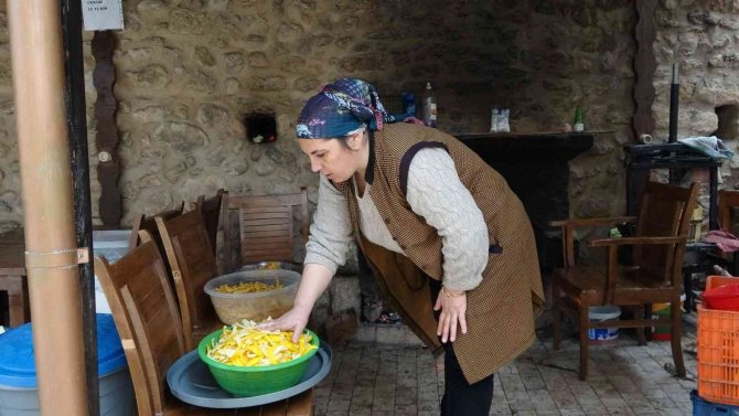 Para etmeyen narenciye şekerleme oldu, kilosu 200 TL