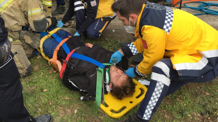 Takla atan otomobil, karşı şeritten gelen otomobille çarpıştı: 3 yaralı