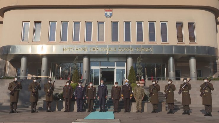 Bakan Akar'dan 3. Kolordu Komutanlığı'na ziyaret