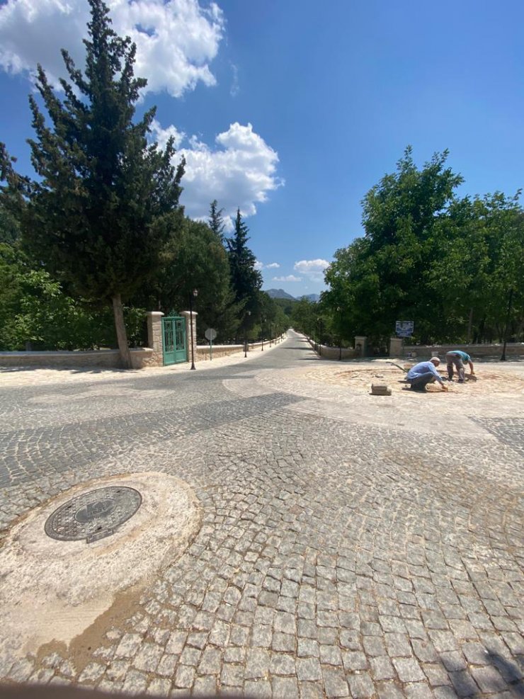 Bakan Ersoy'un merhum babasından, köyüne 500 bin dolarlık vasiyet