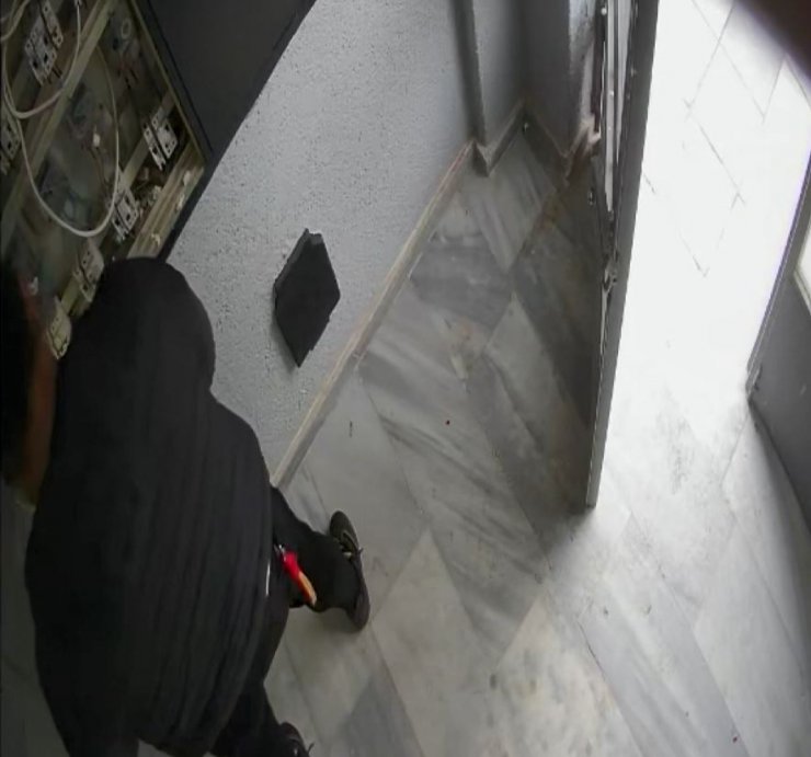 Elektriği kesmeye gelen görevlilere 'mınçıkalı' dayak 