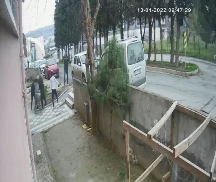 Elektriği kesmeye gelen görevlilere 'mınçıkalı' dayak 