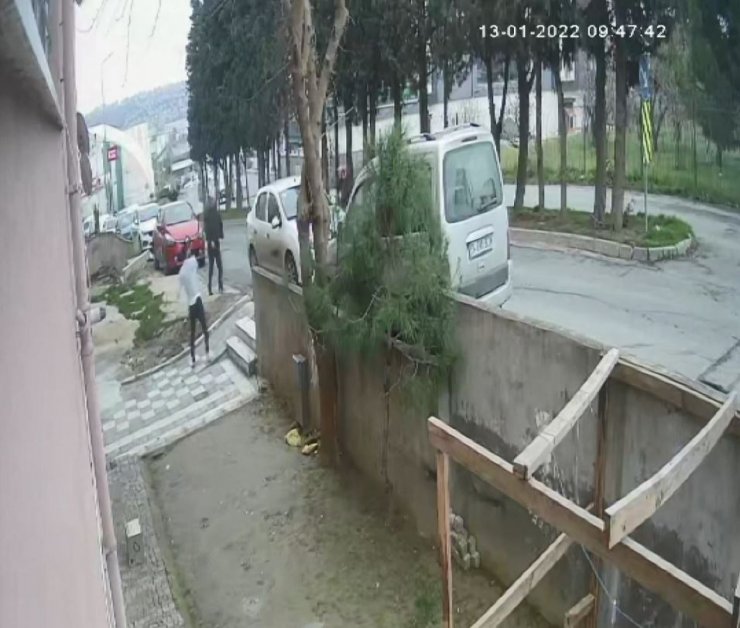 Elektriği kesmeye gelen görevlilere 'mınçıkalı' dayak 