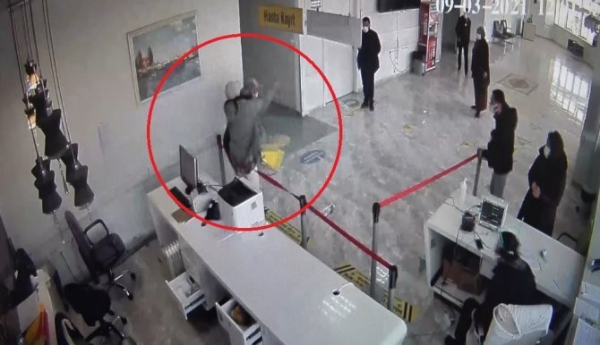 Hastanede sağlık çalışanına saldıran genç kıza 1 yıl 10 gün hapis