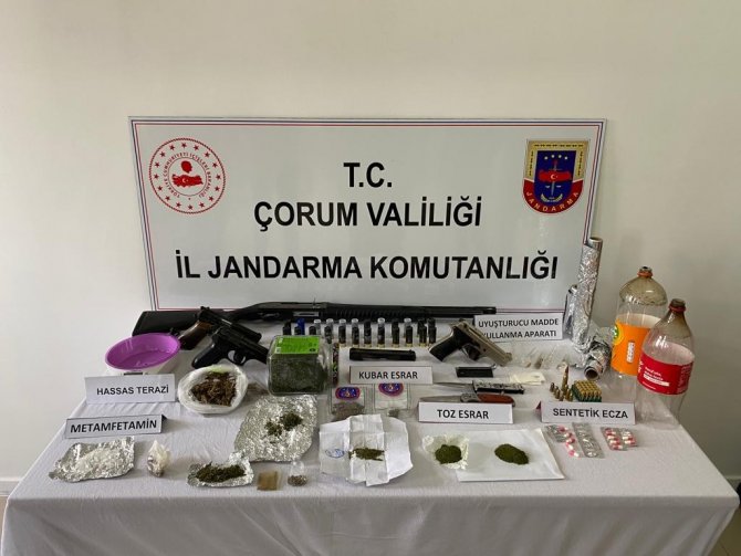 Jandarma’dan zehir tacirlerine operasyon